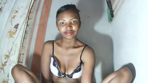 Snapshot of mariah586 chatting on November 2025 11:37:02 PM Maria online show from November 2025 11:37:02 PM