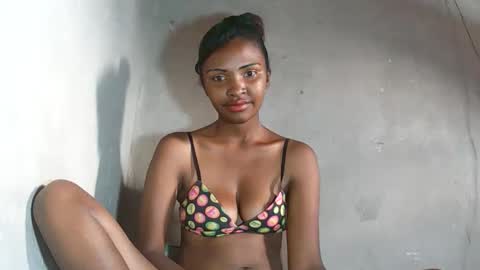 Snapshot of mariah586 chatting on November 2025 04:37:01 AM Maria online show from November 2025 04:37:01 AM