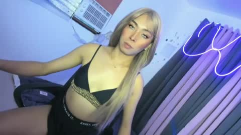 Snapshot of mariah_monroex chatting on June 2026 06:12:01 AM Mariah monroexs Blow and Free Webcam online show from June 2026 06:12:01 AM