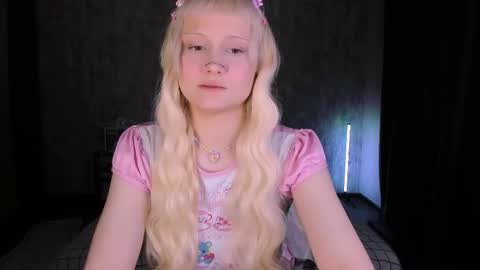 Snapshot of mariamilkis chatting on November 2025 01:17:01 AM Maria online show from November 2025 01:17:01 AM