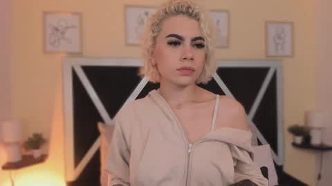 Marian online show from December 2025 07:10:01 PM