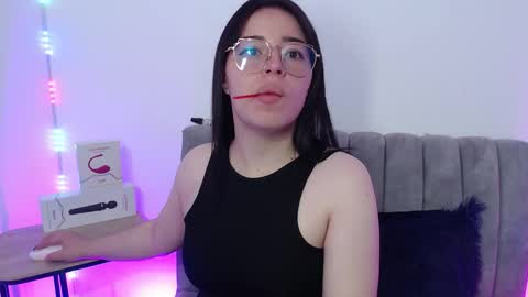 Marian online show from December 2025 05:01:01 AM