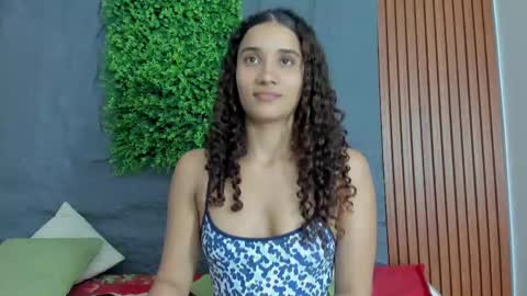 Snapshot of marian_rios chatting on March 2025 01:56:02 PM Marian online show from March 2025 01:56:02 PM