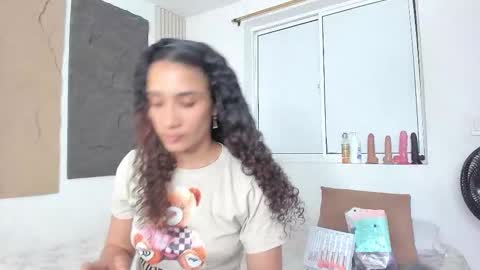 Snapshot of marian_rios chatting on October 2025 10:49:01 AM Marian online show from October 2025 10:49:01 AM