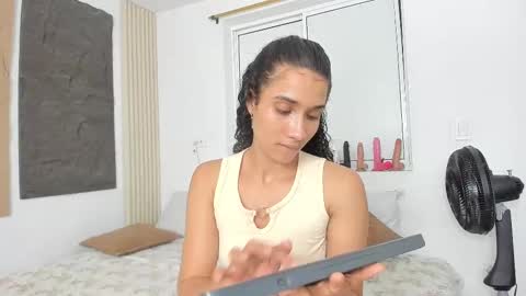 Snapshot of marian_rios chatting on October 2025 11:00:02 AM Marian online show from October 2025 11:00:02 AM