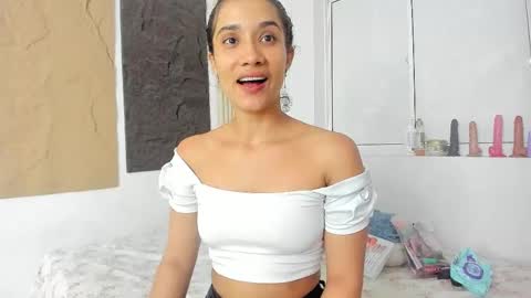 Snapshot of marian_rios chatting on October 2025 11:00:02 AM Marian online show from October 2025 11:00:02 AM