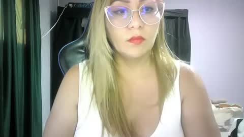 Snapshot of mariana995649 chatting on September 2025 09:25:02 PM mariana995649 online show from September 2025 09:25:02 PM