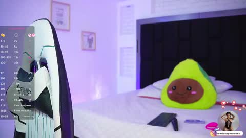 Mariana  online show from September 2025 07:06:02 PM