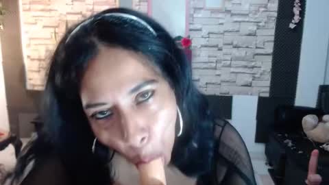 Snapshot of mariana_night chatting on December 2024 09:15:02 PM mariana_night online show from December 2024 09:15:02 PM