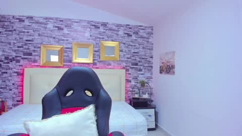 Mariana online show from December 2024 04:17:01 PM