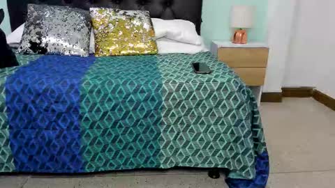 Marianee Rousse  online show from December 2025 11:30:02 AM