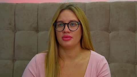 Maria online show from February 2025 01:06:01 PM