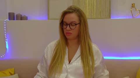 Maria online show from March 2025 05:11:01 AM