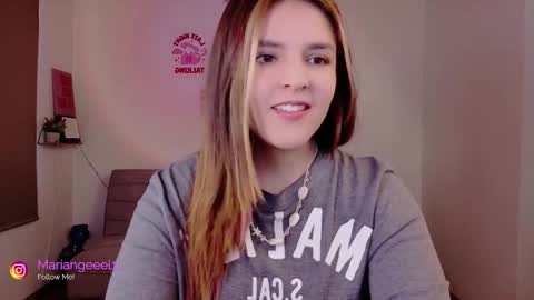 Snapshot of mariangeel_ chatting on October 2025 10:33:02 PM mariangeel_ online show from October 2025 10:33:02 PM