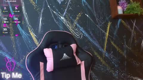 Marian online show from February 2025 10:53:01 PM