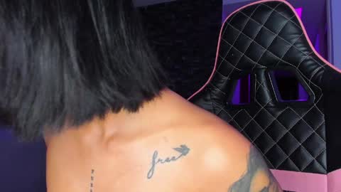 Snapshot of marianne__ chatting on April 2026 05:01:02 AM M A R I A N E online show from April 2026 05:01:02 AM