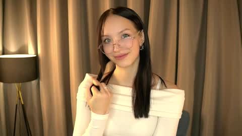 Rachel online show from November 2025 09:59:02 PM