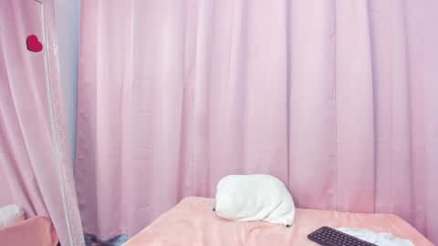 Snapshot of marianrosse chatting on June 2026 12:22:01 PM marianrosse online show from June 2026 12:22:01 PM