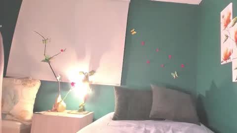 Theressa online show from September 2025 10:59:02 AM