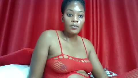 Pauline online show from November 2025 09:47:01 PM