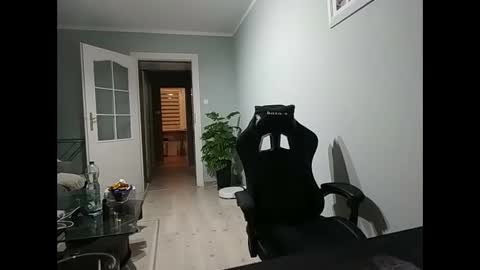 maribor5879 online show from February 2025 06:15:02 PM