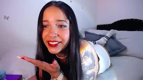 Nicolle online show from December 2024 06:03:02 AM