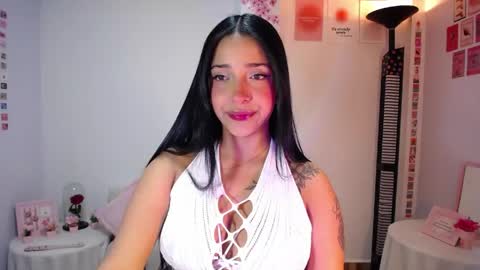 Nicolle online show from April 2026 03:42:02 AM