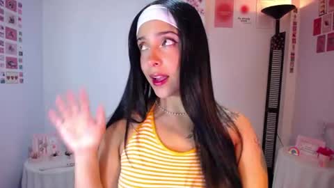 Nicolle online show from July 2026 04:05:01 AM