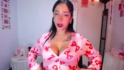 Nicolle online show from July 2026 05:44:02 AM