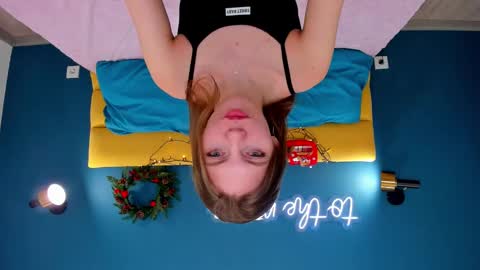 Snapshot of marie_reyes_ chatting on December 2024 01:42:01 AM Mary 3 online show from December 2024 01:42:01 AM