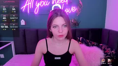 Snapshot of marie_reyes_ chatting on December 2024 01:50:01 AM Mary 3 online show from December 2024 01:50:01 AM