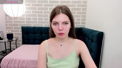 Snapshot of marie_reyes_ chatting on October 2025 01:48:02 AM Mary 3 online show from October 2025 01:48:02 AM