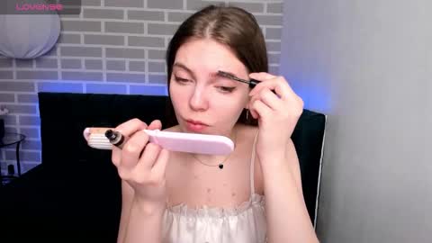 Snapshot of marie_reyes_ chatting on October 2025 01:39:02 AM Mary 3 online show from October 2025 01:39:02 AM