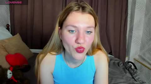 Snapshot of mariel_brown chatting on December 2024 08:23:02 AM mariel_brown online show from December 2024 08:23:02 AM