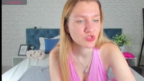 Snapshot of mariel_brown chatting on December 2024 11:29:02 AM mariel_brown online show from December 2024 11:29:02 AM