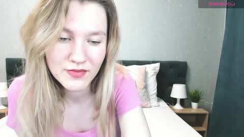 Snapshot of mariel_brown chatting on January 2025 08:02:02 AM mariel_brown online show from January 2025 08:02:02 AM