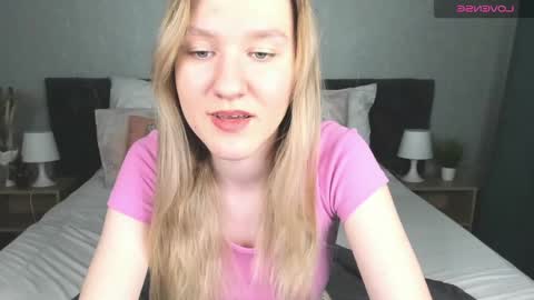 Snapshot of mariel_brown chatting on January 2025 11:04:02 AM mariel_brown online show from January 2025 11:04:02 AM