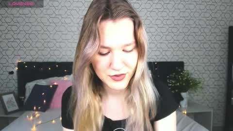 Snapshot of mariel_brown chatting on February 2025 08:20:02 AM mariel_brown online show from February 2025 08:20:02 AM