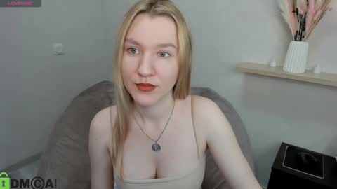 Snapshot of mariel_brown chatting on October 2025 09:18:02 AM mariel_brown online show from October 2025 09:18:02 AM