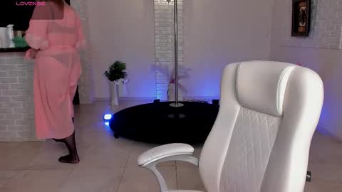 mariemlui online show from November 2025 04:35:01 PM