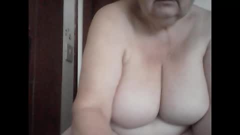 Snapshot of marilu64 chatting on October 2025 12:39:02 PM marilu64 online show from October 2025 12:39:02 PM