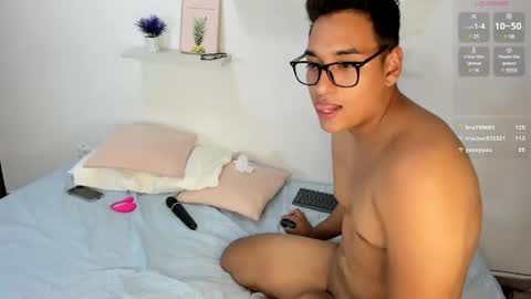 Snapshot of marilyn_mike chatting on January 2025 03:52:01 AM Marilyn and Mike online show from January 2025 03:52:01 AM