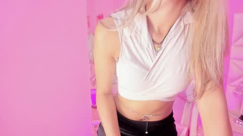 Stefany  online show from November 2025 07:59:02 PM