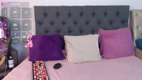 Paula Maria online show from November 2025 08:52:01 PM