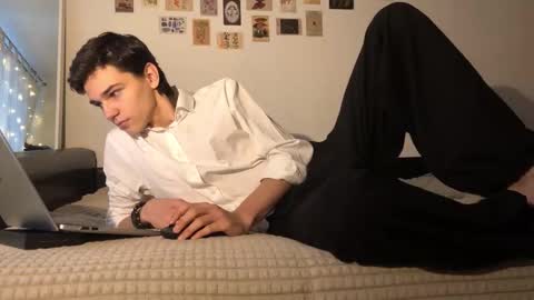 Mark online show from October 2025 09:43:02 AM