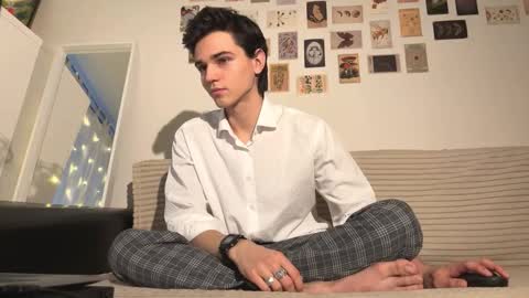 Mark online show from November 2025 12:44:02 PM