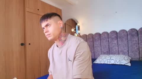 Sebastian online show from December 2025 08:48:02 PM