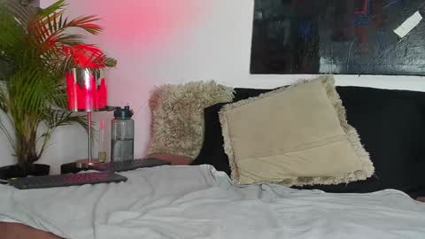 Snapshot of markus_latin chatting on January 2025 03:43:01 PM Markus latin online show from January 2025 03:43:01 PM