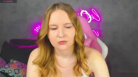Snapshot of marlyn_owen chatting on June 2026 12:57:02 AM Emmaa online show from June 2026 12:57:02 AM