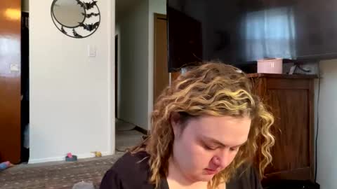 Snapshot of maroon_moon chatting on February 2025 04:37:01 PM maroon_moon online show from February 2025 04:37:01 PM